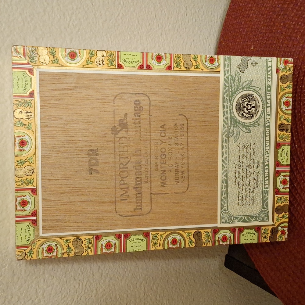 MACANUDO Cigar Box - Picture 4 of 4